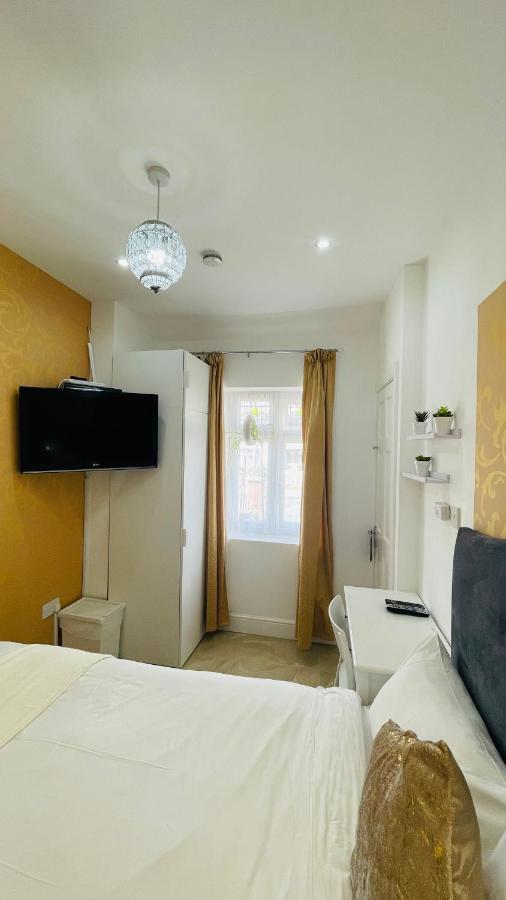 Mayday House Hotel London Exterior photo