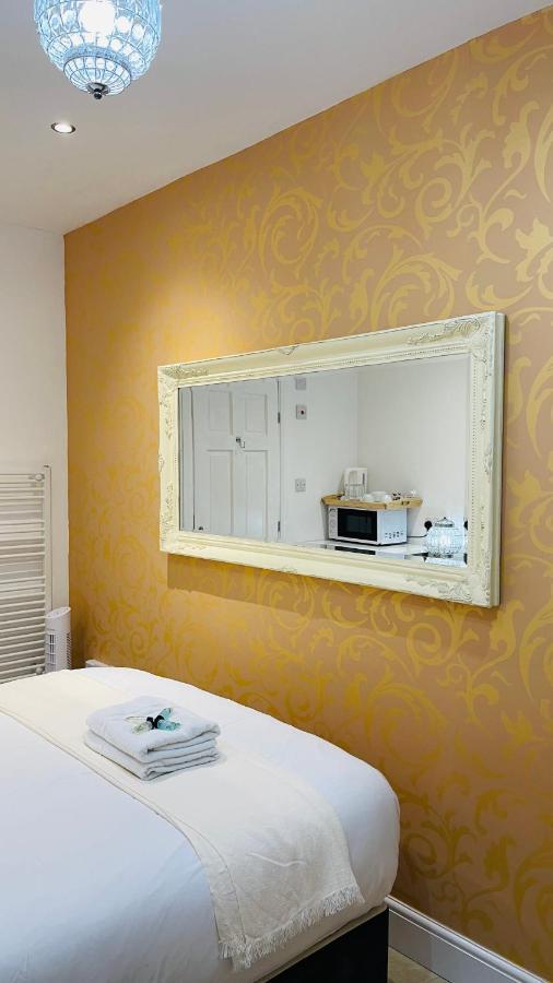 Mayday House Hotel London Exterior photo